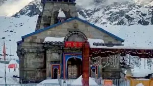 Heavy snowfall blankets Kedarnath Dham under 3-4 feet of thick snow